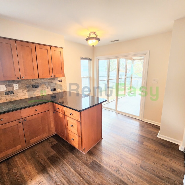 Building Photo - 5340 Chatham Lake Dr