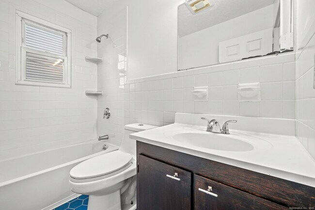 Building Photo - 102 Courtland Cir