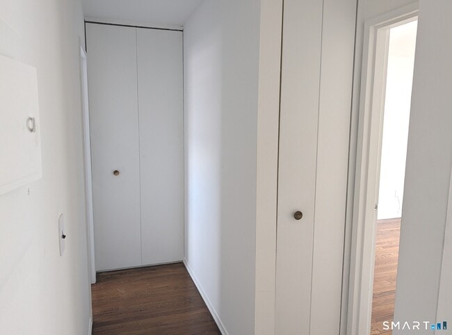 Building Photo - 18 Prospect St