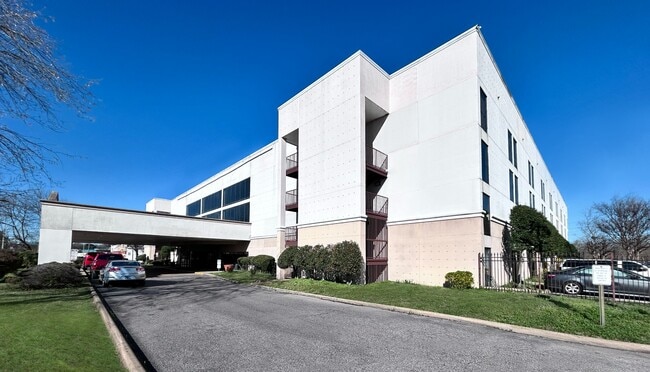 Building Photo - 2705-2715 Cherry Rd