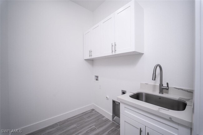 Building Photo - 3907 NW 45th Ln