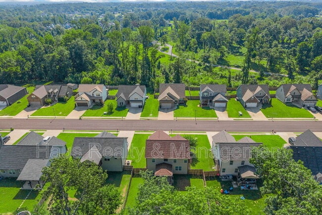 Building Photo - 150 Sycamore Hill Dr