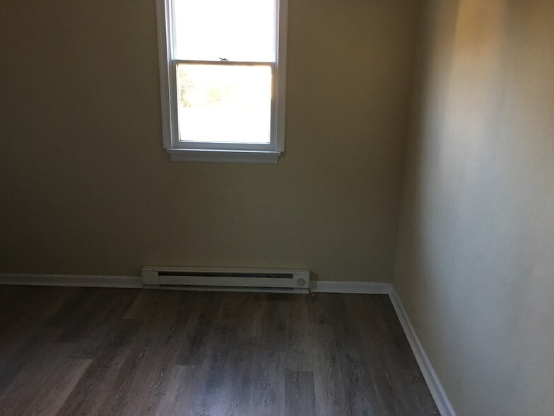 Bedroom - 730 Clevio St