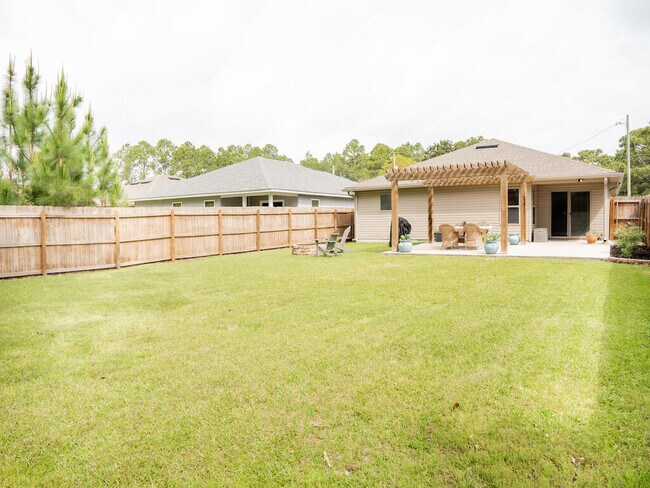 Building Photo - 8261 Sierra St