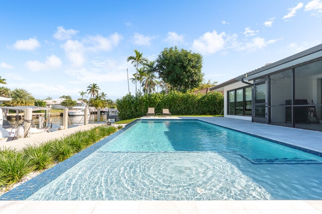 Building Photo - 273 Tropic Dr