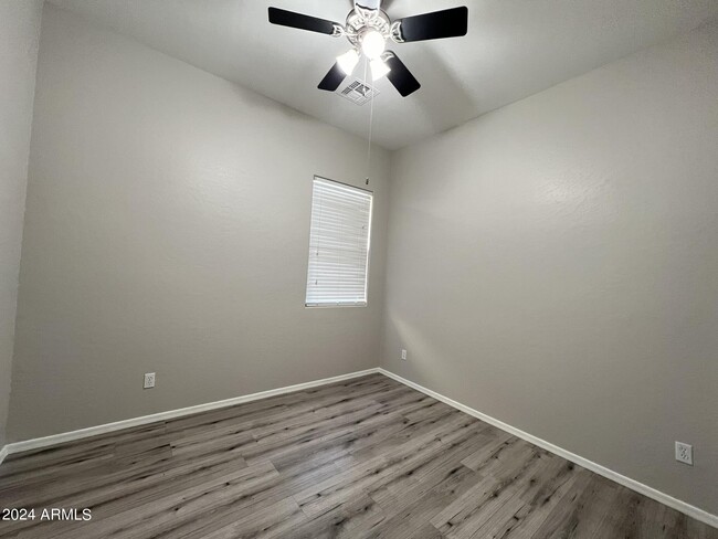 Building Photo - 3312 E Bluebird Pl