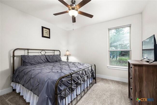 Building Photo - 618 Wagon Wheel Dr
