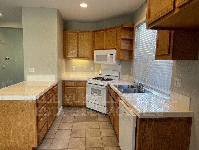 Building Photo - 4117 Rogers Canyon Rd