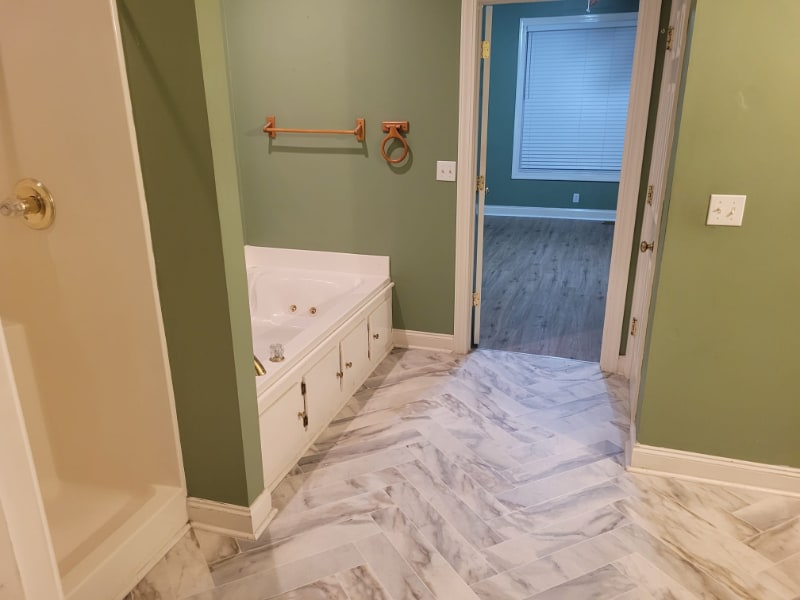 Building Photo - 3675 W Pointe Dr