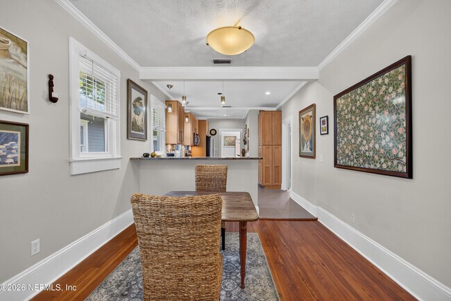 Building Photo - 1555 Belmonte Ave