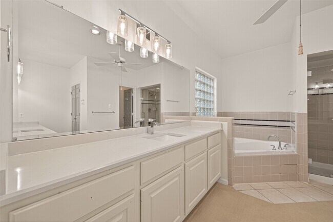 Building Photo - 431 Westmoreland St