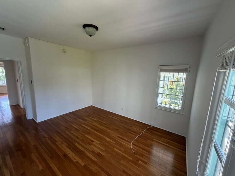 Building Photo - 1519 S Holt Ave