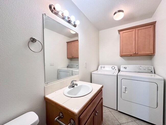 Building Photo - Beautiful 3-Bedroom, 2.5-Bath Condo with Modern Comforts!