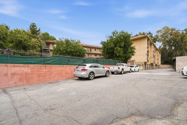Building Photo - 243 S Avenue 50