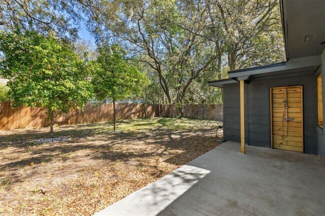 Building Photo - Fully Renovated Mid-Century Modern Home on Amelia Island – 3BR / 3BA