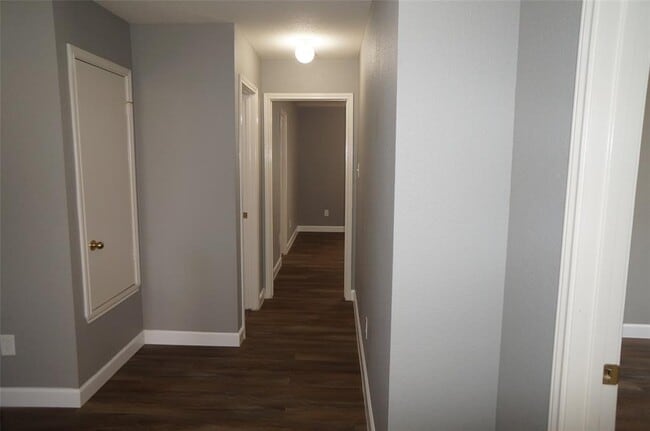 Building Photo - 13700 Harris Ridge Blvd