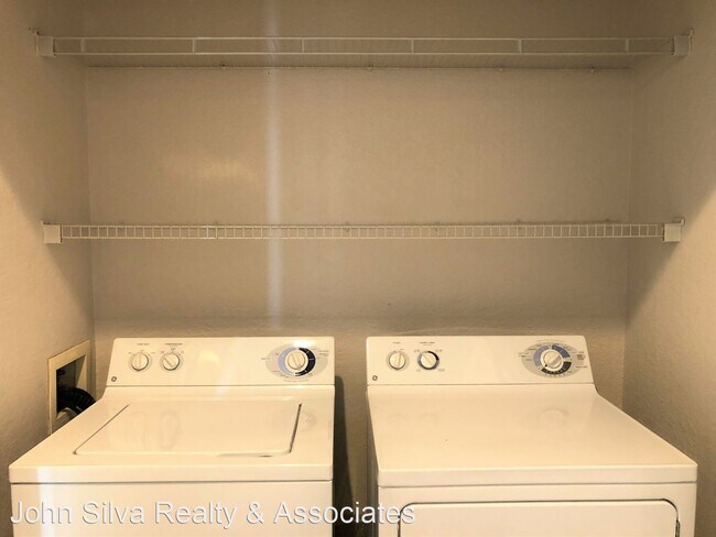 Building Photo - 3 br, 2 bath House - 7123 Yacht Basin Ave 333