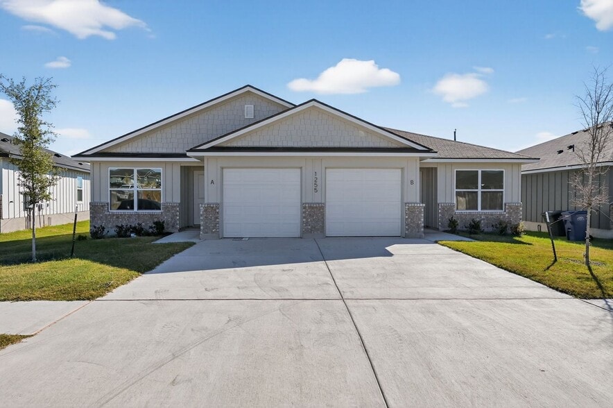 Building Photo - 1255 Concord Dr