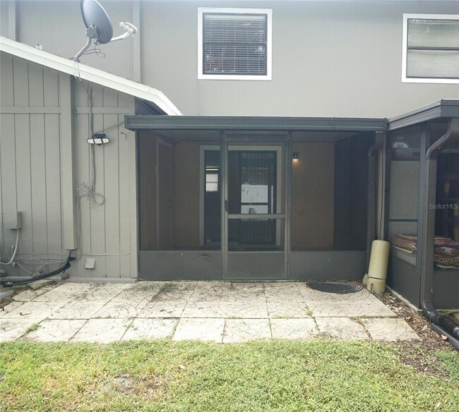 Building Photo - 10049 Lake Oak Cir
