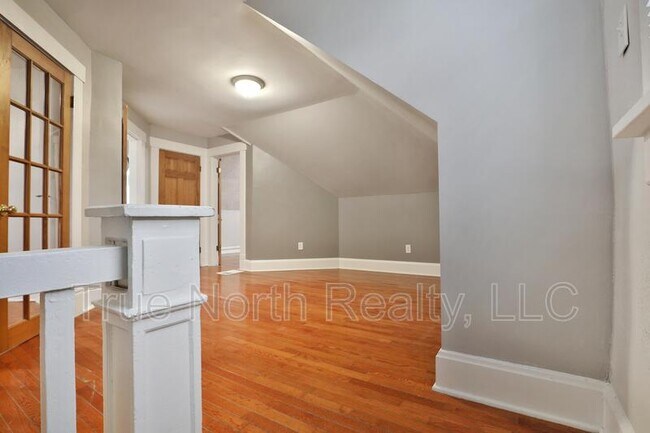 Building Photo - 628 E Whittier St