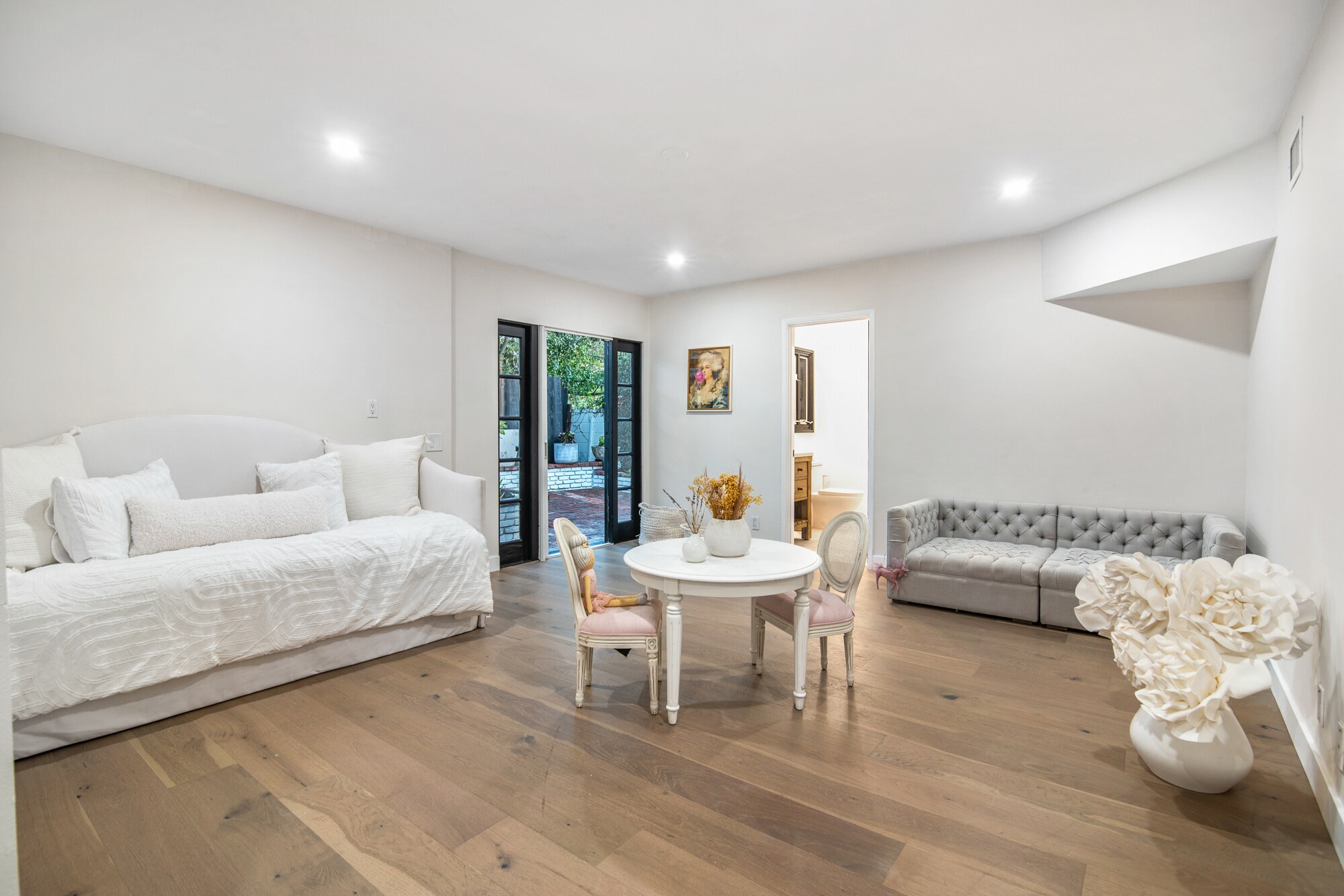 Building Photo - 9265 Thrush Way