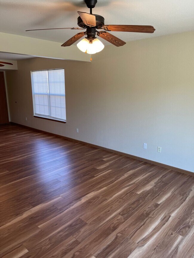 Building Photo - 16858 Hurricane Ln