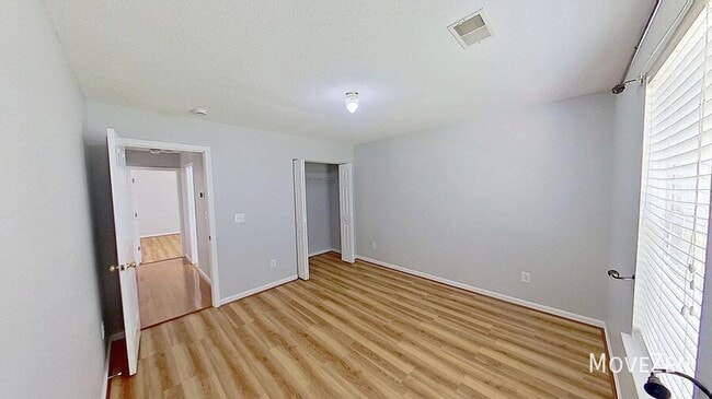 Building Photo - 21 Reedy River Way