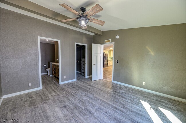 Building Photo - 5581 Wheatfield Dr