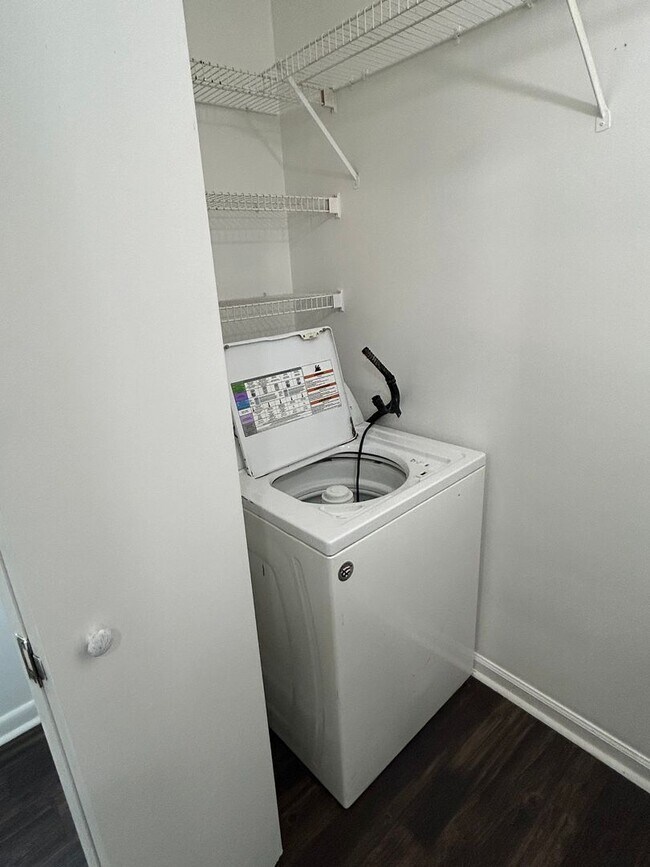 Building Photo - 4762 Trenton Dr