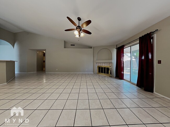 Building Photo - 3828 W Mariposa Grande Ln