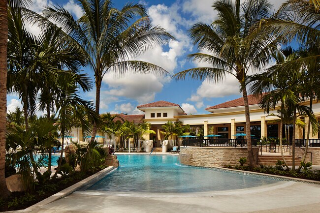 Building Photo - 8232 Heritage Club Dr