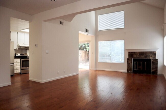 Building Photo - Beautiful Single Family Home in Niles Dist...