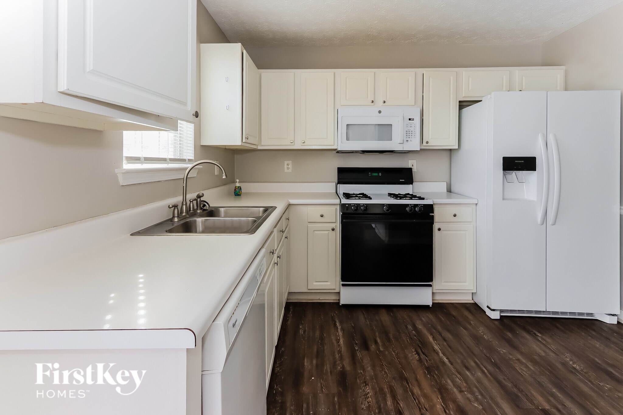 Building Photo - 128 Greenleaf Dr