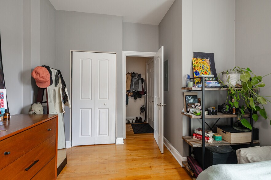 Building Photo - 3033 N Monticello Ave