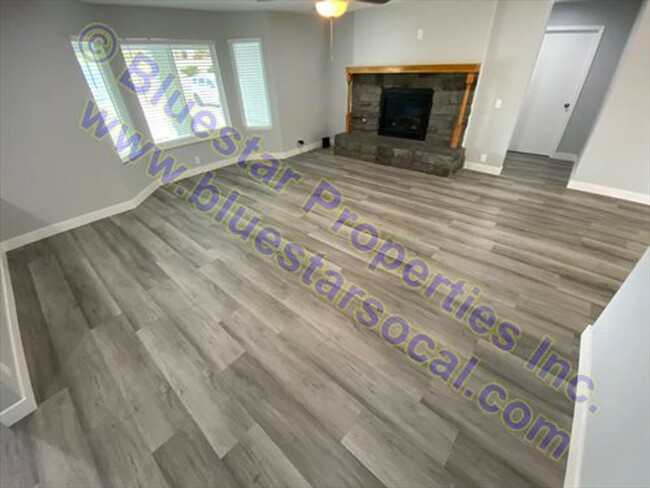 Building Photo - Just listed in Victorville!!!