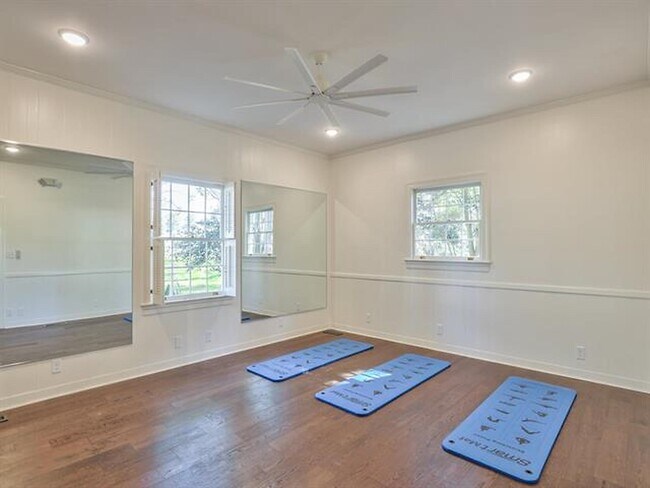 Building Photo - 465 Karcher Ave