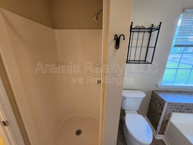 Building Photo - 1624 Oak Trace Cir