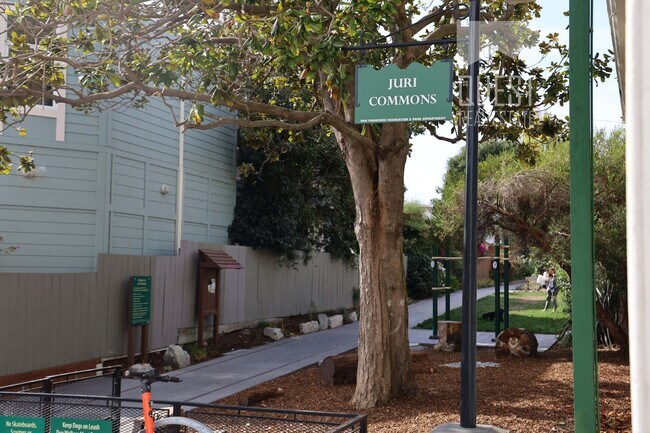 Building Photo - Remodeled modern 1 bedroom end unit, close...