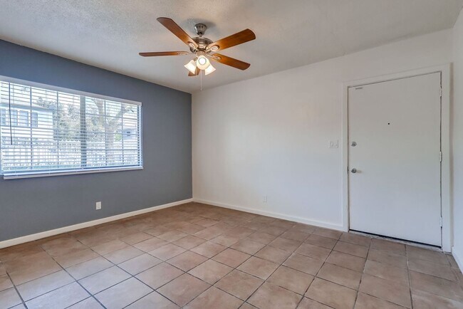 Interior Photo - 2419 S. Ridgeley Dr