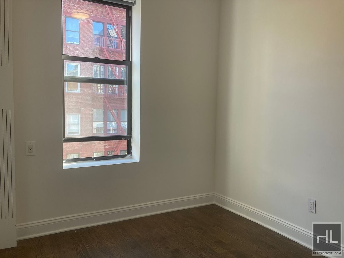 Building Photo - MOTT STREET