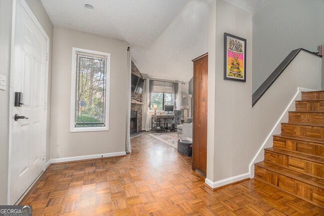 Building Photo - 302 Cedar Chase Cir NE