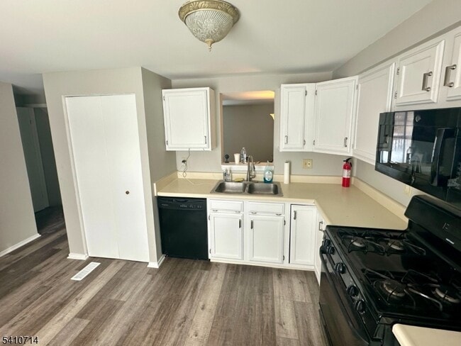 Building Photo - 59 Liberty Ln