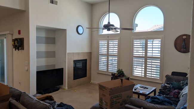 Building Photo - WELCOME HOME! Available 2 Bedroom 2 Bath Located in Elk Grove! Contact us today!!!