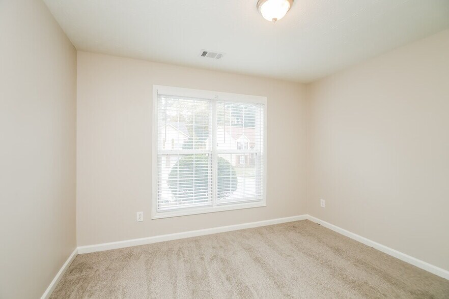 Building Photo - 341 Oak Vista Ct