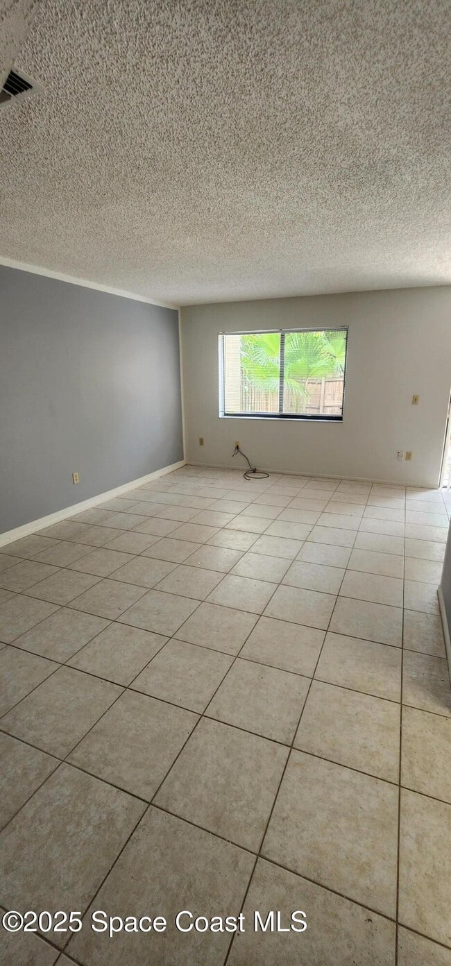 Building Photo - 8740 Lantana Ct