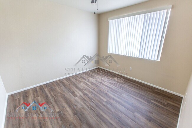 Building Photo - 16013 S Desert Foothills Pkwy