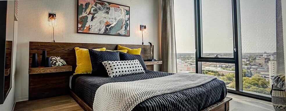 Primary Photo - 2110 S Wabash Ave