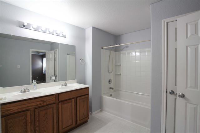 Building Photo - 930 Cedar Creek Dr