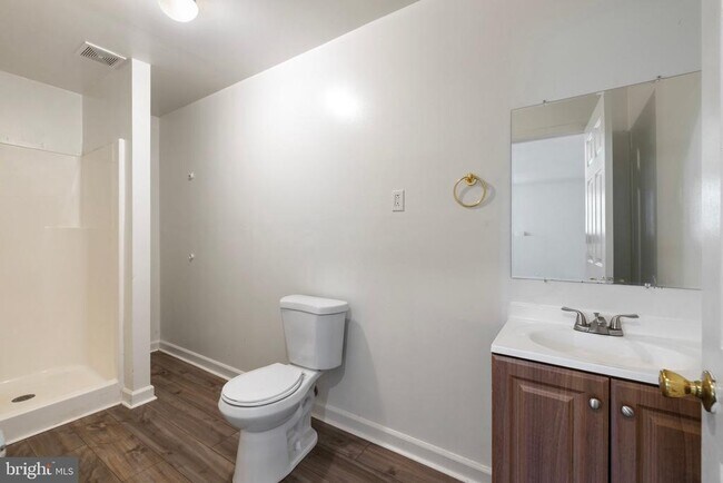 Building Photo - 345 Brown Ave