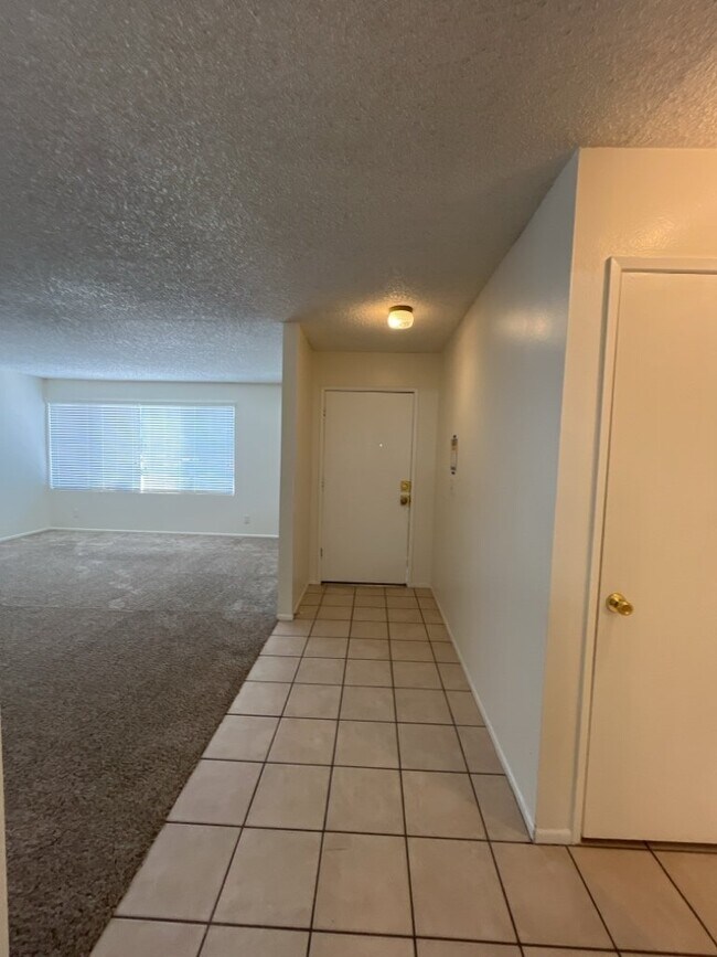 Building Photo - 2722 Kline Cir